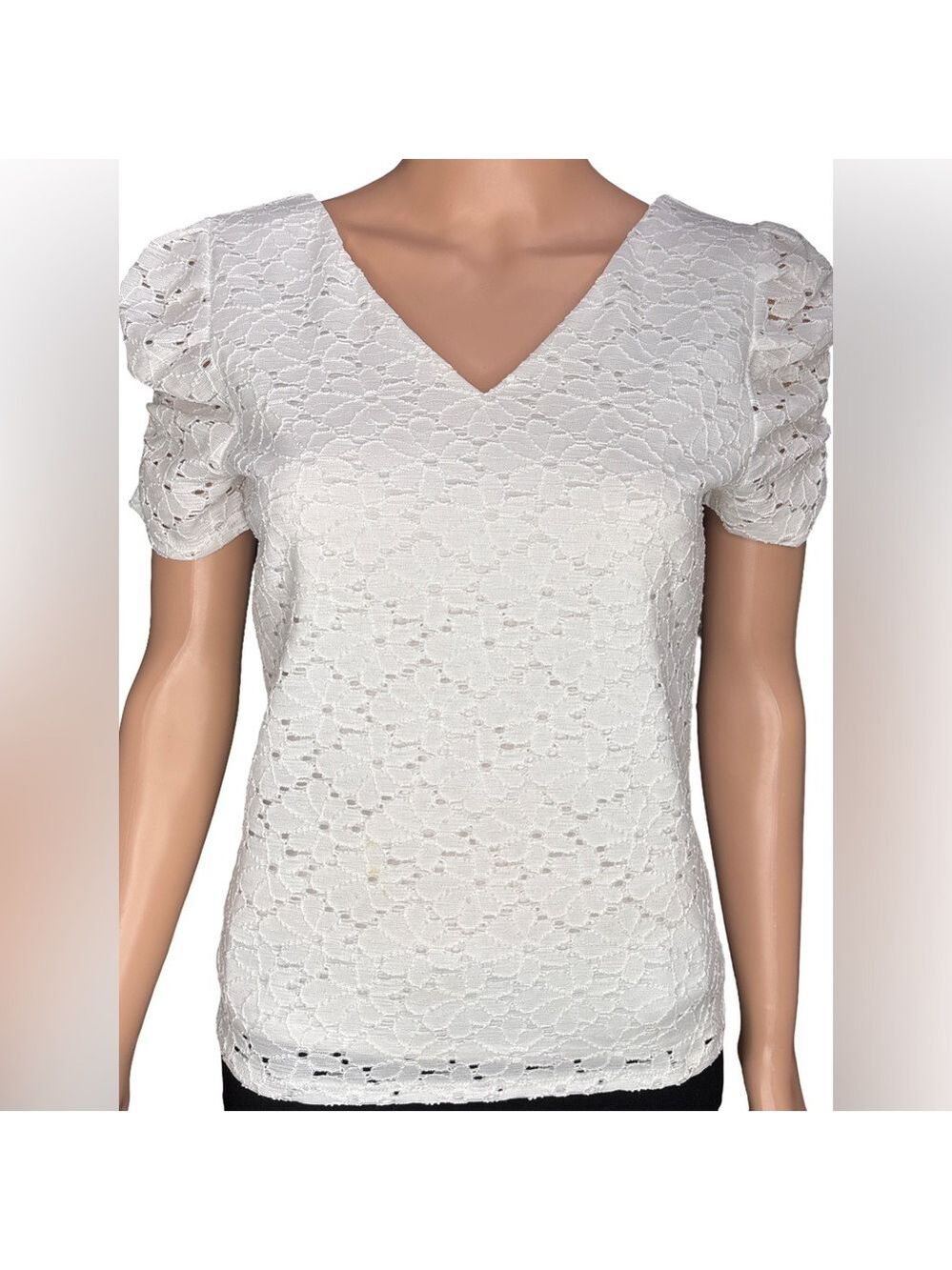 Express Ivory Lace V-Neck lined Short Puff Rouched Sleeve Blouse XS NWT